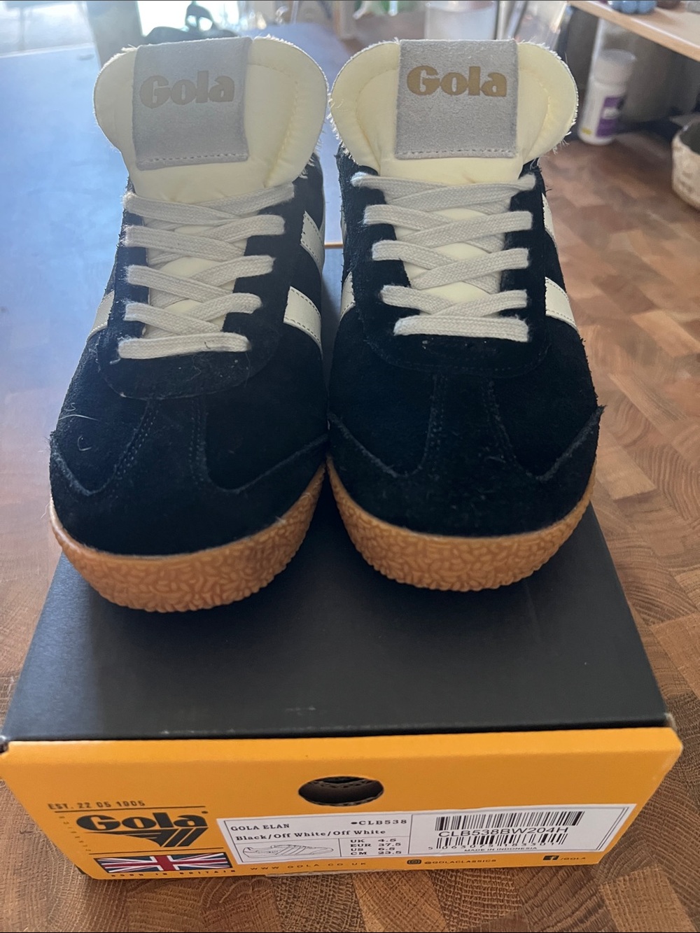 Gola Elan sneakers in Black suede
